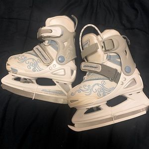 Bladerunner Phaser adjustable girls’ ice skates